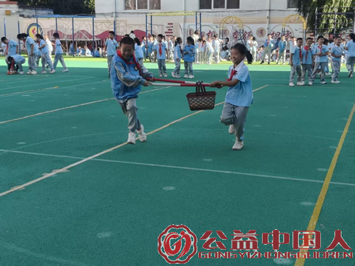 佳木斯市光复小学举办“庆丰收 享运动 乐成长”主题活动(图4) 佳木斯市光复小学举办“庆丰收 享运动 乐成长”主题活动(图4)