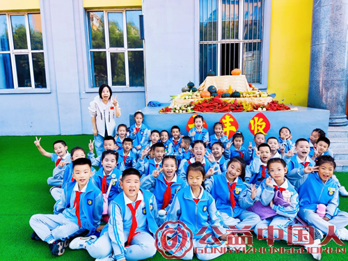 佳木斯市光复小学举办“庆丰收 享运动 乐成长”主题活动(图5) 佳木斯市光复小学举办“庆丰收 享运动 乐成长”主题活动(图5)