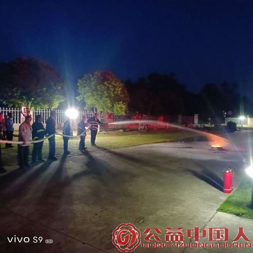 秭归县沙镇溪镇福利院:消防演练砺精兵 筑牢安全“防火墙”(图5) 秭归县沙镇溪镇福利院:消防演练砺精兵 筑牢安全“防火墙”(图5)