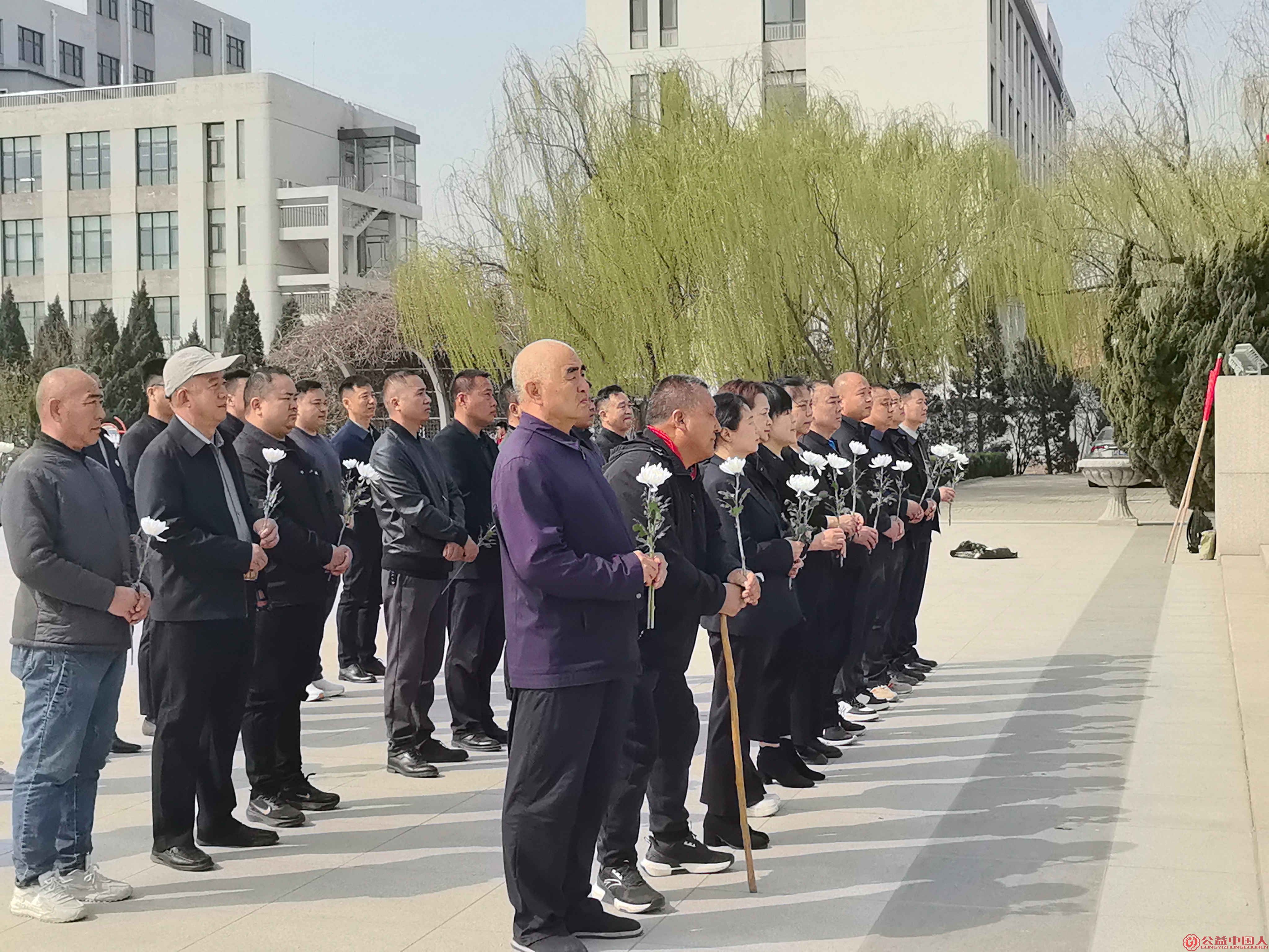 �����İ�˼ н�����ഫ �������������ݸɲ�ѧ�׷�־Ը�����ż�ɨ��ʿ��԰