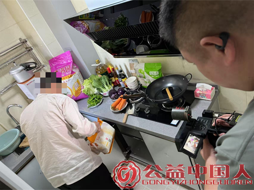 天心望城两地联动 助失联20年流浪老人安家(图3) 天心望城两地联动 助失联20年流浪老人安家(图3)
