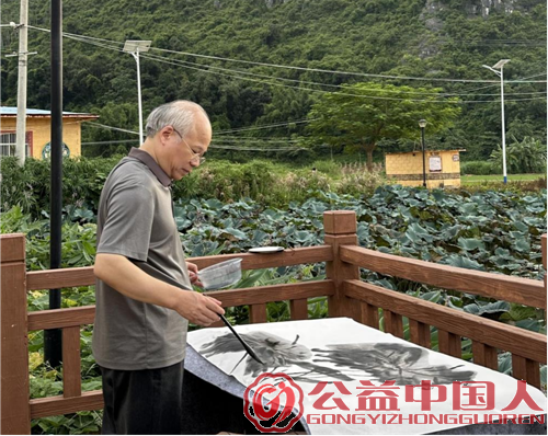美育微光点亮乡村:艺术公益基地在广西覃签屯揭牌,助力留守儿童描绘人生彩虹(图6) 美育微光点亮乡村:艺术公益基地在广西覃签屯揭牌,助力留守儿童描绘人生彩虹(图6)
