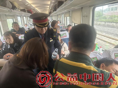 K1063���г��ÿ�ͻ������ ��·������Ա����ʩ��ů��;(ͼ3)