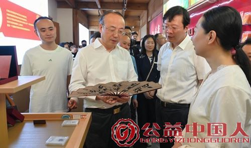 安庆市委书记张祥安调研假日经济和旅游安全工作(图1) 安庆市委书记张祥安调研假日经济和旅游安全工作(图1)