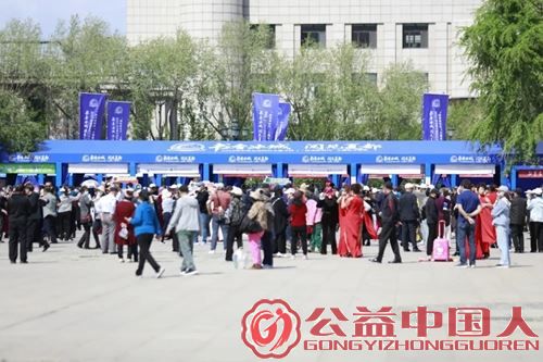 以“星海书韵”激活城市文化新引擎丨2025哈尔滨首届科幻主题书展开展(图3) 以“星海书韵”激活城市文化新引擎丨2025哈尔滨首届科幻主题书展开展(图3)