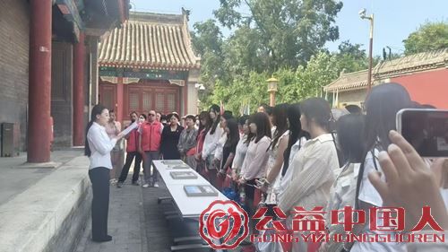 传承红色基因 献礼党的生日——内蒙古鸿德文理学院经管系联合多家单位开展主题党日活动(图3) 传承红色基因 献礼党的生日——内蒙古鸿德文理学院经管系联合多家单位开展主题党日活动(图3)