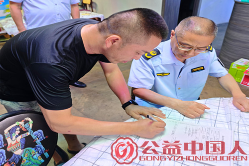 湖北监利:尺八镇开展守护夜市“烟火气” ,筑牢群众舌尖“安全线”专项执法检查行动(图3) 湖北监利:尺八镇开展守护夜市“烟火气” ,筑牢群众舌尖“安全线”专项执法检查行动(图3)