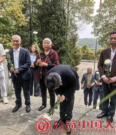 ��ɽ���ҹ� �ʻ���Ӣ��&mdash;&mdash;�й�����ί��һ�и�������ұ��ɽͷ��������ݾ��׻��� (ͼ4)