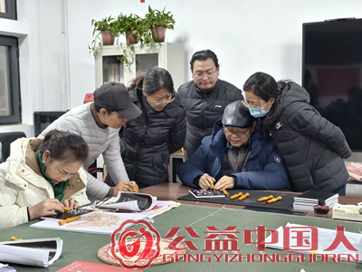   ��ׯ�й����Ļ����滭��ѵ��ѧԱ��Ħ����������(ͼ2)