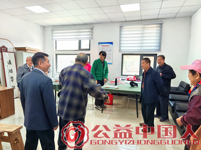   ��ׯ�й����Ļ����滭��ѵ��ѧԱ��Ħ����������(ͼ1)